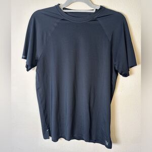 Vuori Short Sleeve Viewpoint Performance Tee - black sz medium